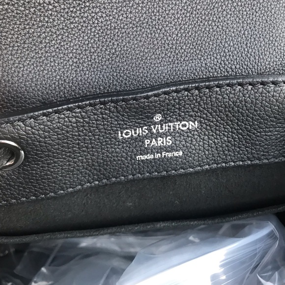 💯 Auth Louis Vuitton Lockme black calfskin backpack - Picture 8 of 14